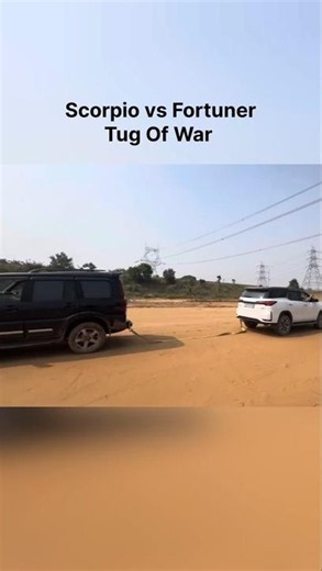 Mahindra vs Toyota Tug Of War #mahindra #toyota #cars #viral #shorts