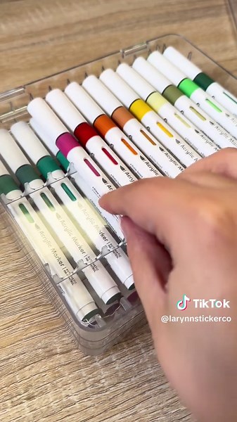Rearranging My Acrylic Markers for Aesthetics