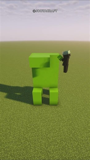 Mini Creeper Statue in Minecraft 🧨 (Easy Build!)
