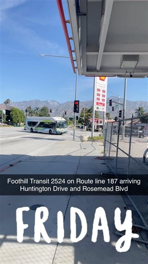 Foothill Transit 2524 on Route line 187 Turning Left on Huntington Drive from Rosemead Blvd
