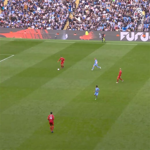 This pass from Mohamed Salah and finish from Sadio Mane at the Etihad back in 2022 😮‍💨Watch many more moments like this with the Premier League Archive on demand 👉 https://t.co/C0yHe5DRNH