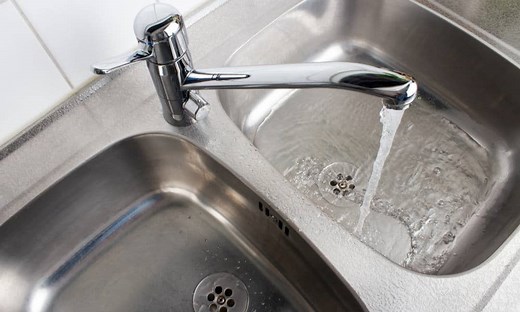 Kitchen Faucet Flow Rate: Standard & Maximum