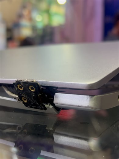 Laptop Hinge Repair Guide for Improved Durability