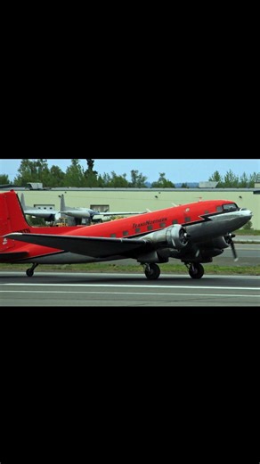 The Plane That Changed Aviation ✈️ #DC3 #AviationHistory #Shorts