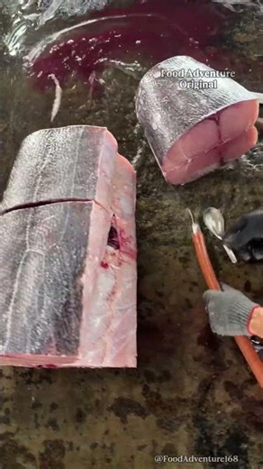 Cut massive marlin #GiantFish #MarlinCutting #OceanCatch