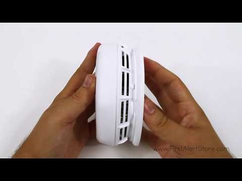 First Alert Smoke Alarm with Smart Sensing Technology and Nuisance Resistance (SA320CN)