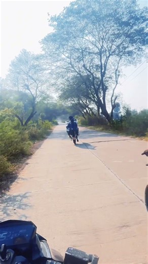 Wheelie on splendour 😱…..#splendor #splendormodified #splendourwheelie #viral #trending #vlog #virl