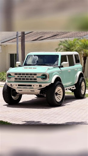 Custom Broncos by FL Auto Sales Group – Outer Banks V6 Mid Pkg Vintage