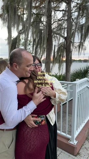 Brb calling my parents after literally anything happens in my day #yellowfont #fyp