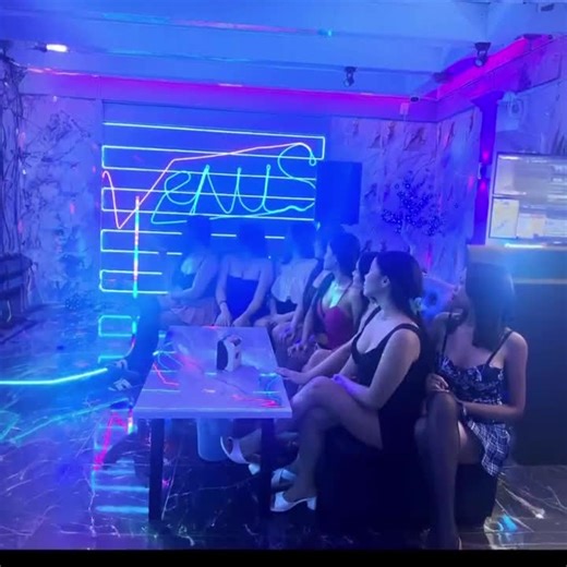 🎤✨ VENUS KTV & JTV BAR GRAND OPEN! ✨🎤 🔥 전면 리노베이션 완료! 그랜드 오프닝! 🔥 💎 최고의 나이트라이프를 경험하세요! 💎 분위기를 살려줄 핫한 아가씨들과 함께 넓고 고급스러운 VIP 룸 대형 전용 주차장 비교불가 프리미엄 서비스 지금 특별하고 흥미진진한 이벤트 진행 중! 🎉 🎉 현재 스페셜 프로모션 중! 💬 초대 코드