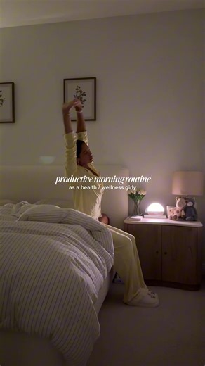 productive morning routine as a fitness girly 🤍 gym fit: @DFYNE dc: SAVANNAH my 5 morning non-negotiables: • make the bed • vibration plate • 10k steps no phone • workout / weight lift • healthy breakfast