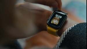 Apple Watch Series 5 (GPS + Cellular, 40mm) - Space Gray Aluminum Case with Black Sport Band