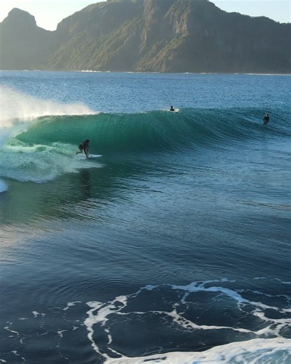 208K views · 3.9K reactions | One of Indonesia's many world-class lefts. #surf #surfing #globalzoo | Global Zoo - Surf Content | Facebook