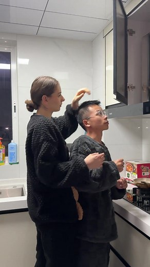 Tall Girlfriend Short Boyfriend Relationship Dynamics