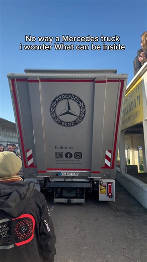 Exploring the Iconic 1954 Mercedes F1 Racing Car