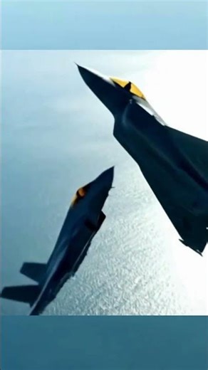 Eurofighter vs F 35 Lightning II #aerialcombat