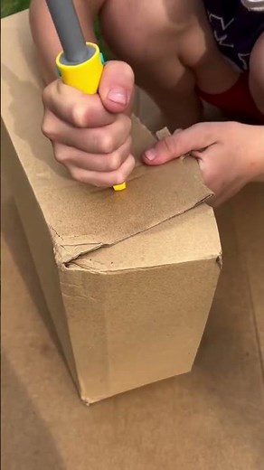 DIY Cardboard Sleigh - Built with Makedo Tools 🛷 #holidays