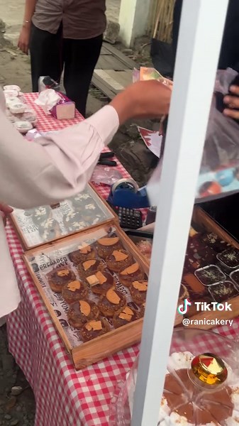Alun Alun Trangkil Pati 5 Sore: Jajanan Habiss di Pati