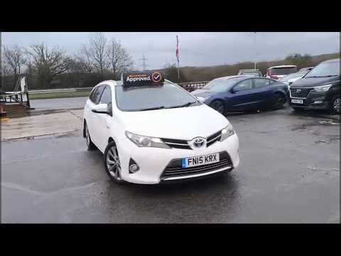 Toyota Auris 1.8 Hybrid Excel Touring Sports 2015 Review: Is It Still Worth It?