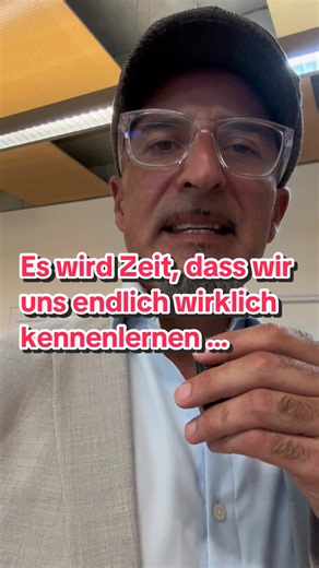 Zwei spannende Workshop-Tage liegen hinter mir. Gemeinsam haben wir über interkulturelle Missverständnisse, unterschiedliche Sichtweisen und erfolgreiche Konfliktlösung gesprochen. Dabei wurde wieder deutlich: Die meisten Missverständnisse entstehen nicht aus Absicht, sondern weil Menschen Situationen, Kommunikation und Verhalten unterschiedlich wahrnehmen und interpretieren. Auch ein unterschiedliches Verständnis von Höflichkeit spielt eine entscheidende Rolle. Genau deshalb ist interkulturelle