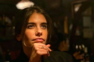 Isabela Valadeiro fala sobre o beijo na boca a Pedro Barroso