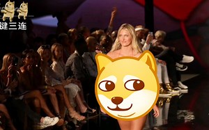 Following Dory泳装秀