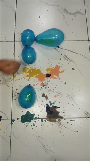 How many colored balloons do you see?