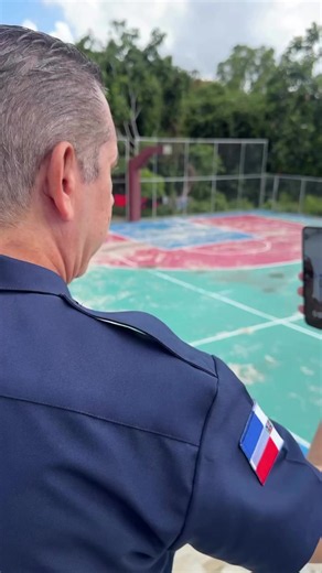 Habemus tableros nuevos en Calle Bonita, Hatillo, San Cristóbal 🤸🏽‍♂️🏀⛹️ #policianacional #protegeryservir #TransformaciónPolicialRD #viraltiktok #paratiiiiiiiiiiiiiiiiiiiiiiiiiiiiiii