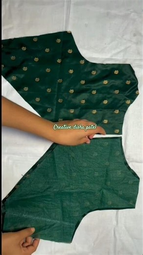 New blouses pattern 💚😍 #shortvideo #youtubeshorts #creativedishapatel