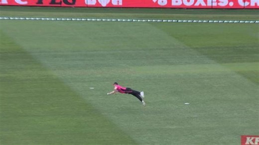 Jack Edwards flies to take a stunner!