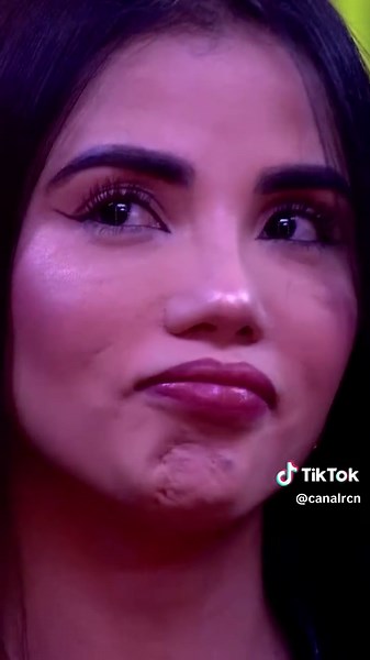 Entre lágrimas, Karina confesó que ha pasado por muchos momentos complicados en su vida, pero que gracias a estos ha logrado salir adelante y ser una mujer guerrera. 👏🏻😍 #LaCasaDeLosFamososCol2 Si quieres ver todo lo que ocurre en #LaCasaDeLosFamososCol no olvides descargar nuestra app.