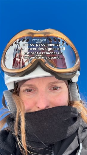 Mélany l thérapeute holistique🧝🏻‍♀️ on Instagram: "ton corps ne guérit pas dans un grand moment spectaculaire, il s’adoucit par petites couches /souvent inattendues/ quand il se sent ENFIN suffisamment en sécurité pour relâcher ce qu’il retient depuis longtemps 🫂 ça peut se manifester par exemple par : 💛 tu te mets à pleurer ‘sans raison’ 💛 d’anciens souvenirs refont surface soudainement 💛 tu te sens épuisé·e, mais tu n’arrives pas vraiment à te reposer 💛 des vagues spontanées de colère o