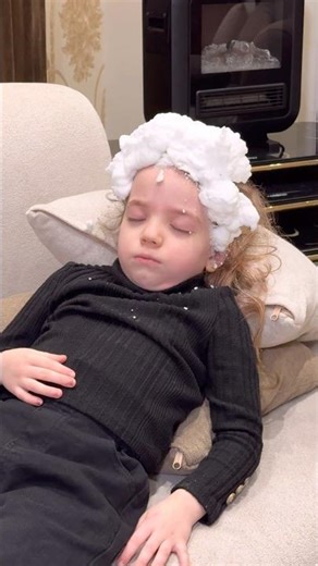 عملت لهم شعر ابيض بالثلج 😂