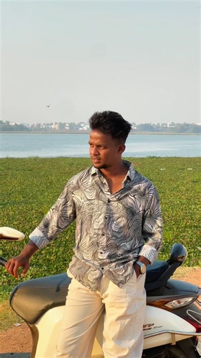 Warangal chakri on Instagram: "Understand the concept ❤️🥺 .#trending #warangal #friend #bestfriend #dost"