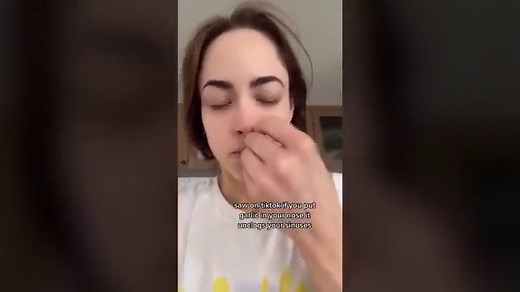 Woman's hack to put garlic in her nose to clean out her sinuses goes viral - WATCH