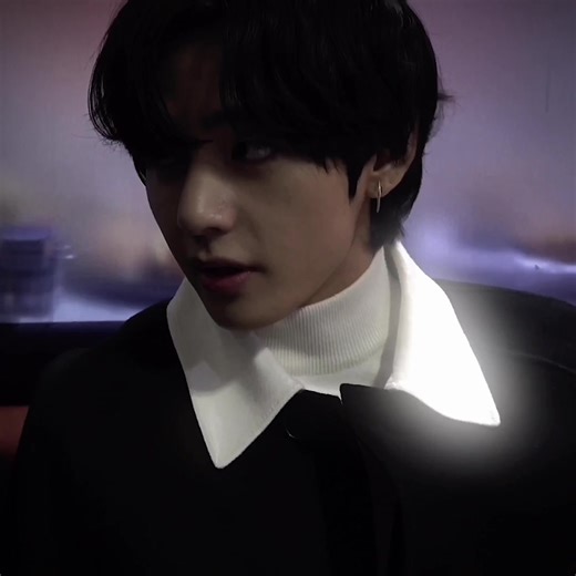 he’s so fine help #taehyung #taehyungedits #kimtaehyung #v #btsarmy #viral