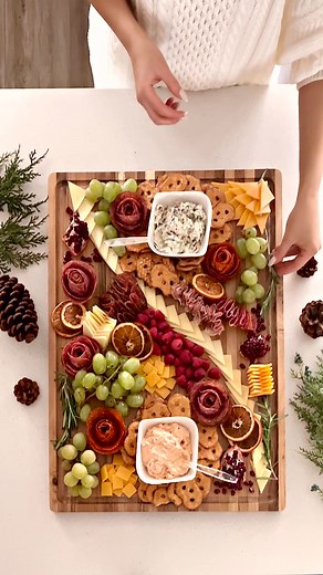 Creative Holiday Charcuterie Board Ideas for Festive Snacking