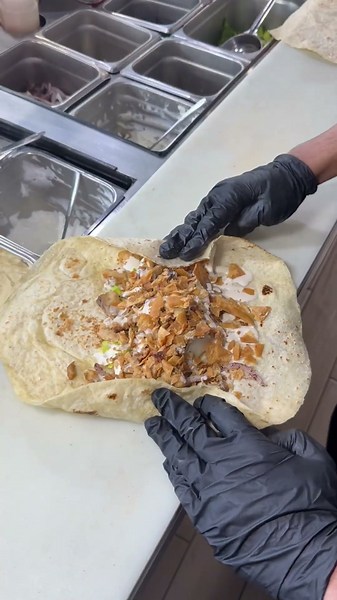 Custom Chicken Shawarma 🌯 #food #shawarma