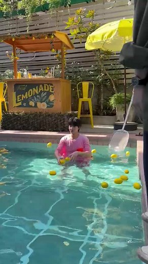 The cutest Lemon Bath I've seen 🥹🧡💙 #nunew #zeenunew @nunew_cwr