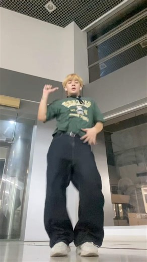 Banana dance challenge 🍌 #Tobii #Banana #Bananachallenge #Bananadancechallenge #dancechallenge ​⁠