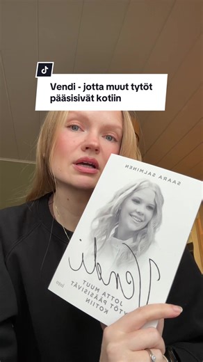 Mainos/kirja saatu @Into Kustannus Vendi - jotta muut tytöt pääsisivät kotiin 😔 Tärkeä kirja ❤️ Luulen, että tätä kirjaa ei itkemättä lueta 💔 #annukkavärjää #vendi #vendijottamuuttytötpääsisivätkotiin #textmewhenyougethomesafe