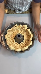 38K views · 261 reactions | Simple one dish breakfast Via shows us her familys favorite sweet breakfast treat #easy #sweets | Cooking and Crafting with V | Facebook