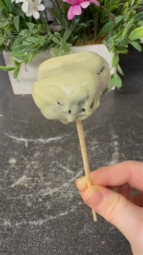 Oreo Cake Pops!🍰🍭❤️ #asmr #asmrsounds #oreo #cakepops #easyrecipe