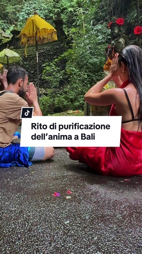 Rito di purificazione dell’anima a Bali