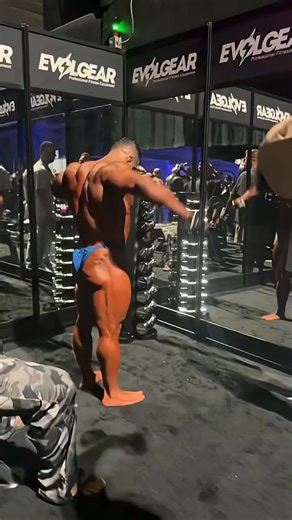 73K views · 1.2K reactions | Bodybuilding poses near EVOLGEAR dumbbells at the Fitness Expo | Hadiii choopann FAM | Facebook