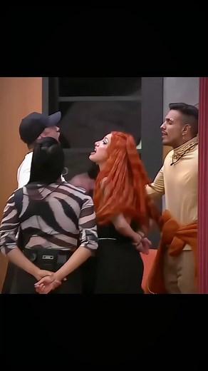 O power nunca mais terá uma participante igual a essa! 🛐 #deborahalbuquerque #deolanebezerra #barbaraborges #afazenda #afazenda14 #afazenda13 #afazenda15 #powercouplebrasil #brendapaixao #teamgrupob #treta #https_luiz @paixao_brenda