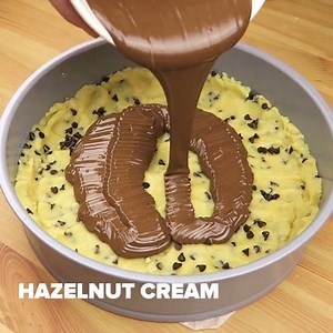 631K views · 13K reactions | Crumble up some chocolate chip shortcrust pastry! A tasty dessert ready in just a few minutes. | Cookist Wow | Facebook