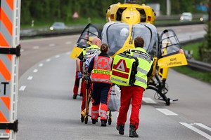 A2 in NRW: Heftiger Unfall auf Autobahn – Hubschrauber im Einsatz