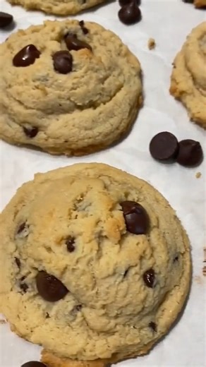 2.8K views · 36 reactions | Bake quick almond flour cookies with simple ingredients for a soft, gooey, and irresistible dessert. 6 tbsp cold butter, cut into cubes ⅔ cup packed light brown sugar, or coconut sugar 1 egg 1 tsp vanilla extract 2½ cups finely blanched almond flour ½ tsp baking soda ½ cup dark chocolate chips pinch sea salt, optional | Organically Addison | Facebook