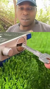Tips on how to remove the stuck key 🔑 from padlock ,simple. | Clive Sibanda